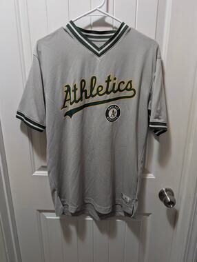 MLB Oakland Athletics Jersey Size M True Fan Spell Out Gray GameDay